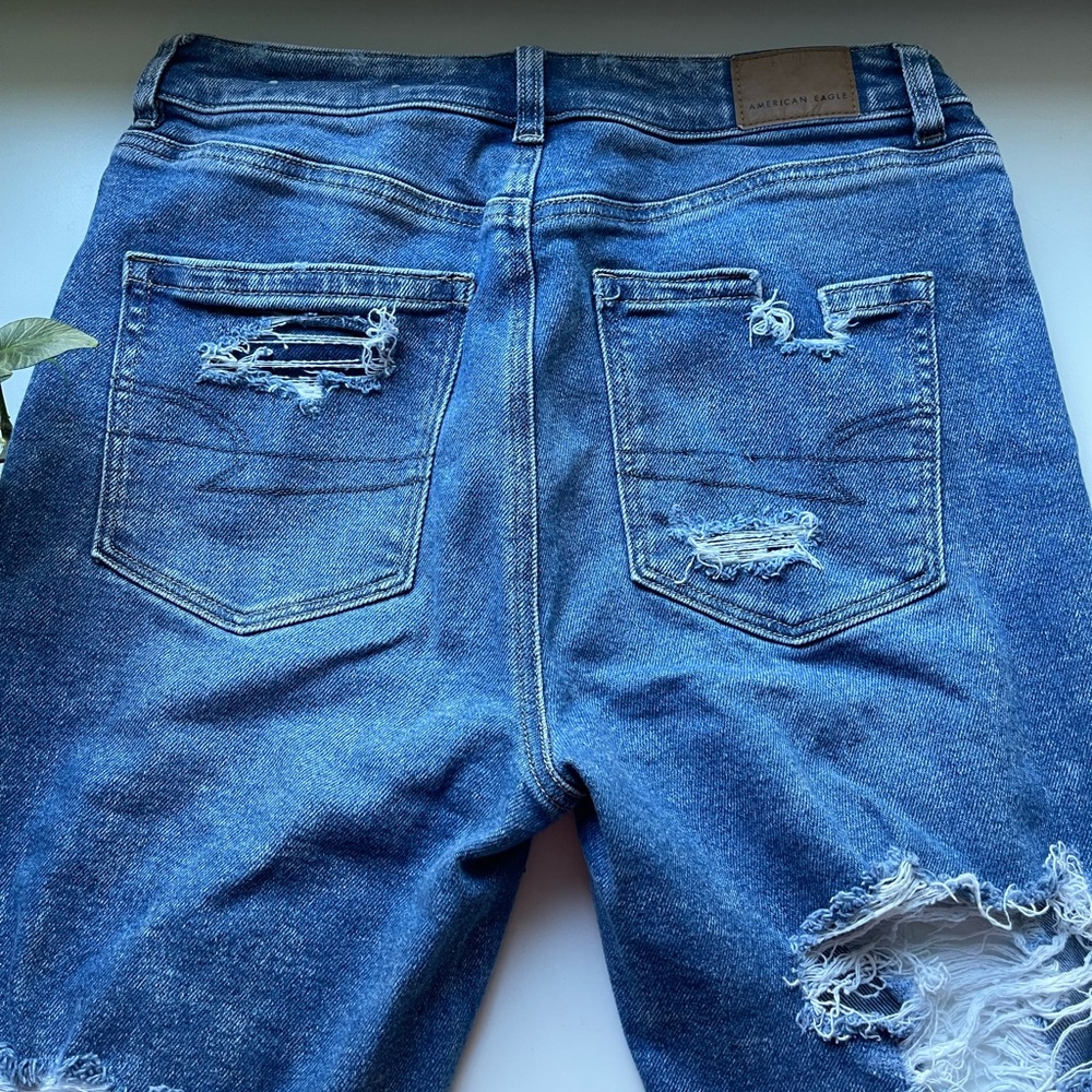 American Eagle Distressed Dark Wash Jeans - Size 4 - Picture 4 of 6